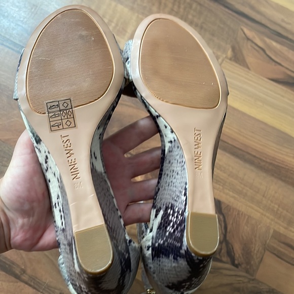 NWOT NINE WEST snakeskin wedges, size 8 womens - Picture 4 of 5